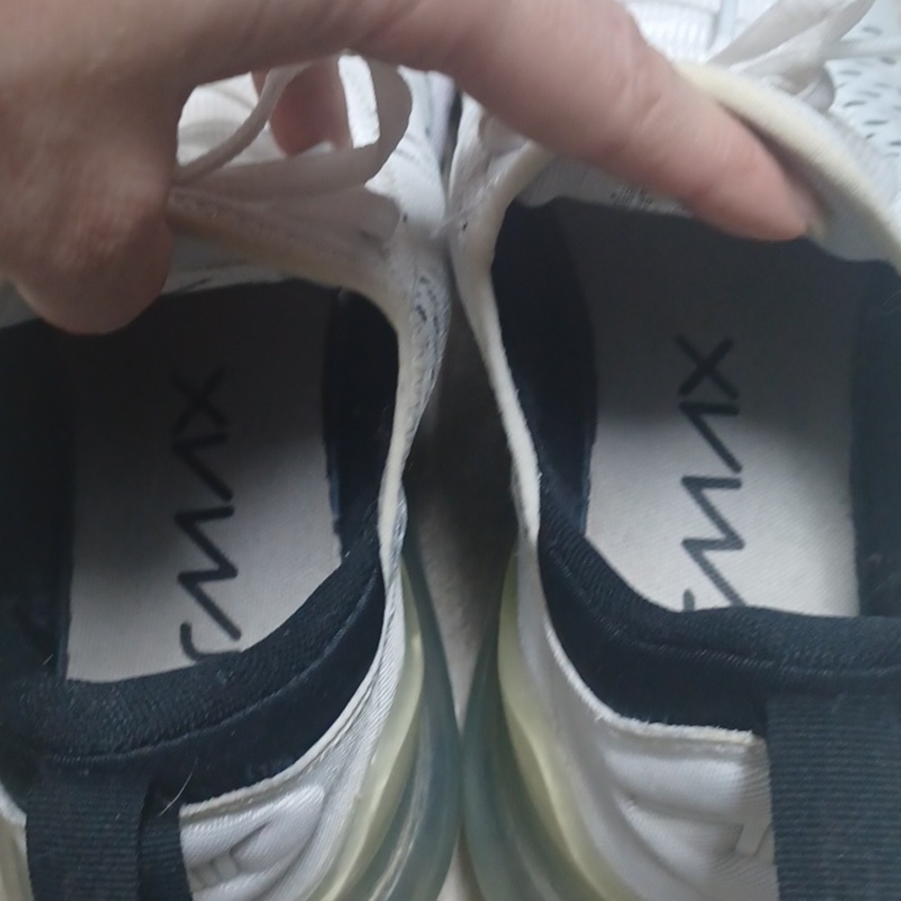 < Nike Air Max 270 White Sneakers Size 8.5 - Picture 5 of 7